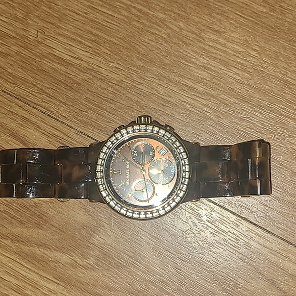 Michael Kors Accessories - Diamond bezel tortoise and gold Michael kors watch